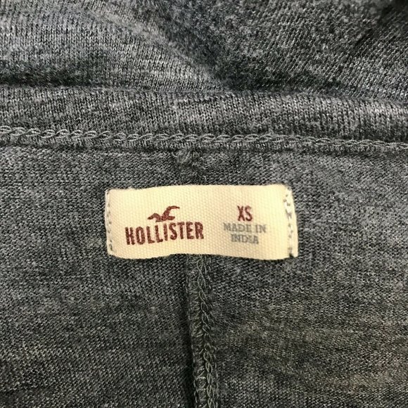 Hollister Womens Keyhole Neck Embroidered Beaded Yoke Gray Blouse Top Size XS - Picture 4 of 4